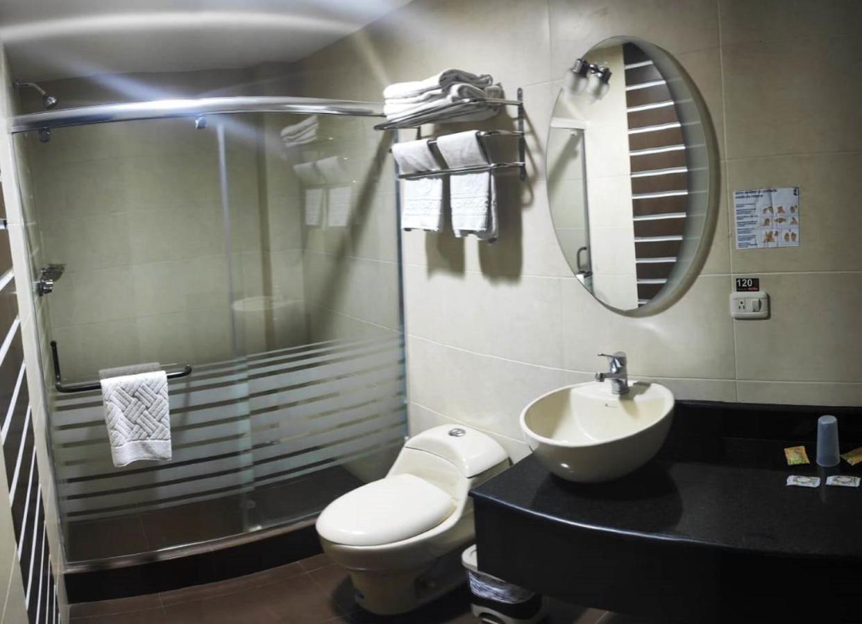 La Kapital Hotel Ambato Buitenkant foto