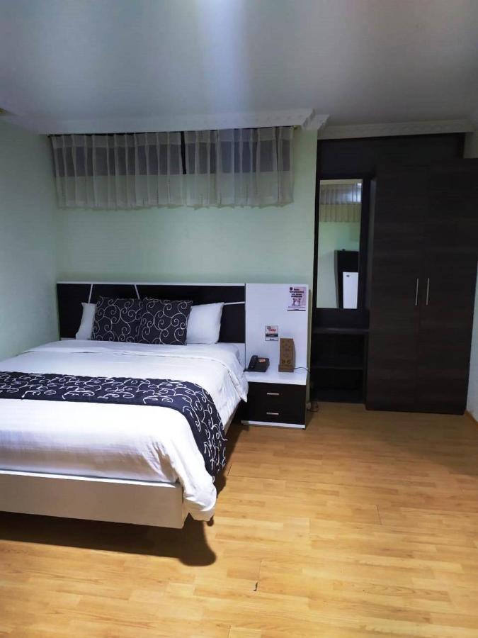 La Kapital Hotel Ambato Buitenkant foto