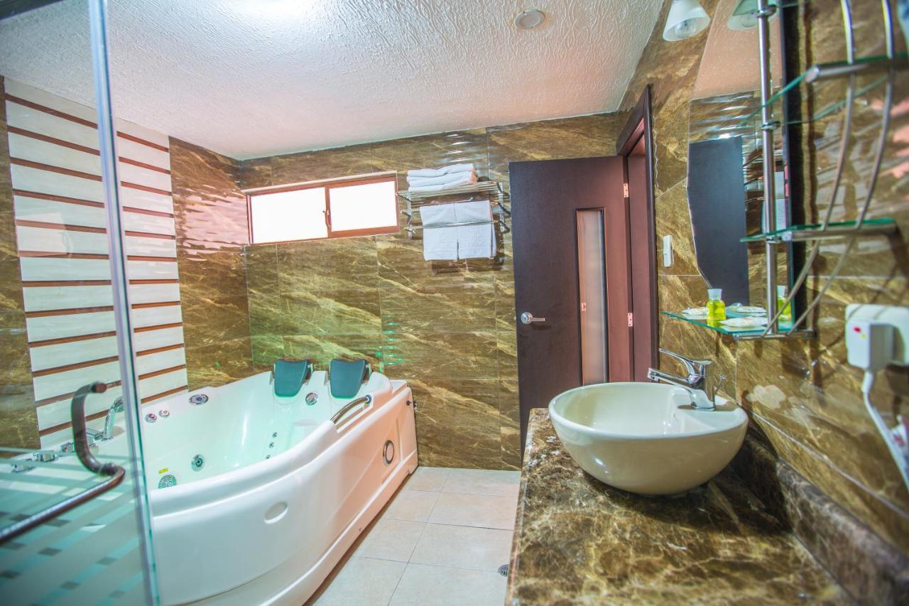 La Kapital Hotel Ambato Buitenkant foto